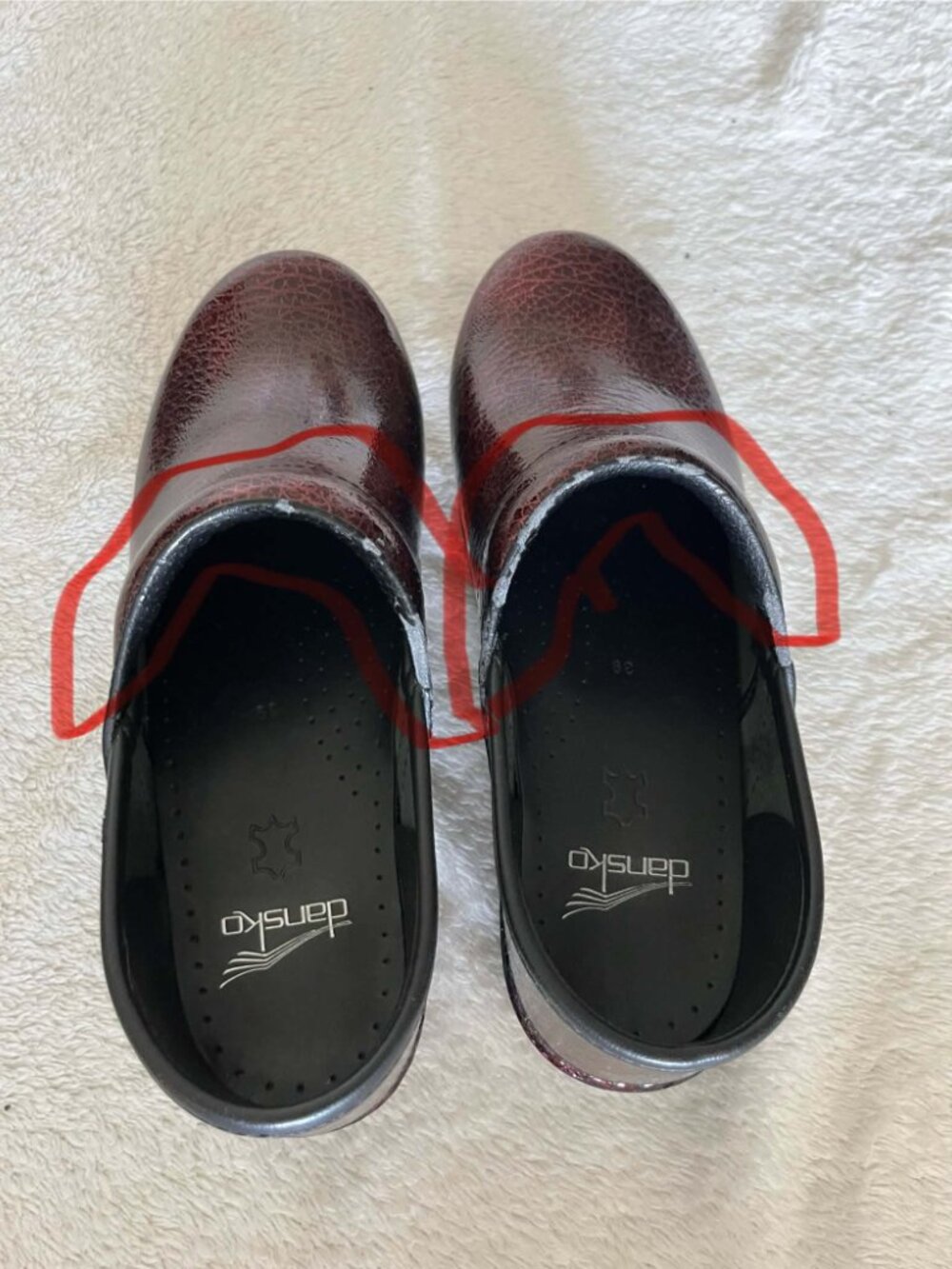 Dansko Women's Clogs Glossy Dark Red and Burgundy Crackle Women's EU 39/US 8.5 - Picture 6 of 8